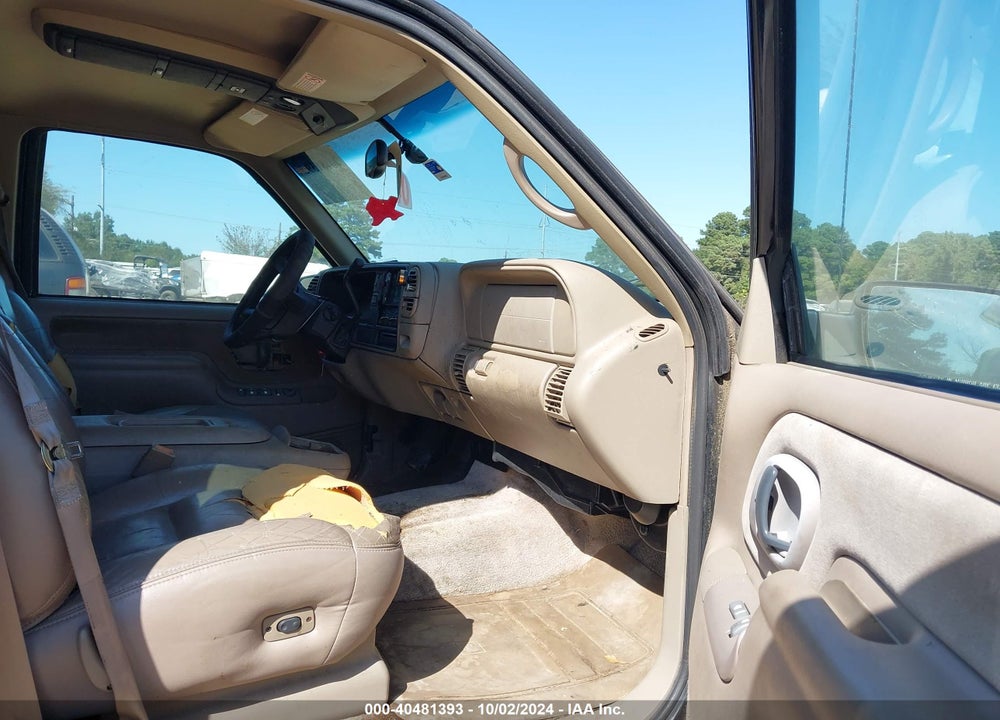 1999 CHEVROLET TAHOE LS VIN: 1GNEC13R5XJ537469
