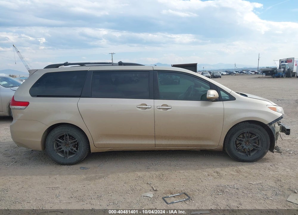 2013 TOYOTA SIENNA LIMITED V6 7 PASSENGER VIN: 5TDYK3DC1DS333877