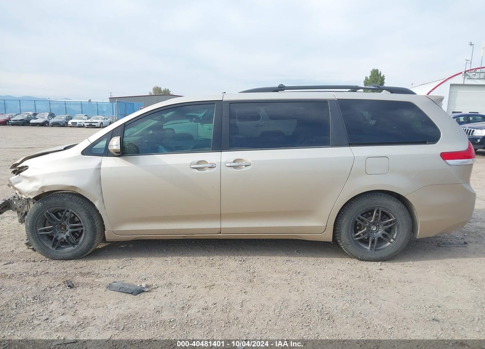 2013 TOYOTA SIENNA LIMITED V6 7 PASSENGER VIN: 5TDYK3DC1DS333877