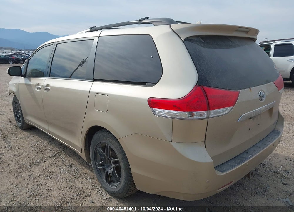 2013 TOYOTA SIENNA LIMITED V6 7 PASSENGER VIN: 5TDYK3DC1DS333877