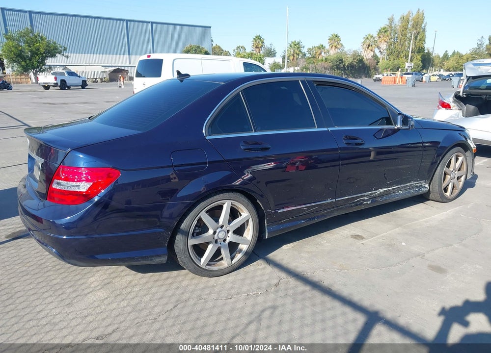 2014 MERCEDES-BENZ C 250 LUXURY/SPORT VIN: WDDGF4HB4EG247908