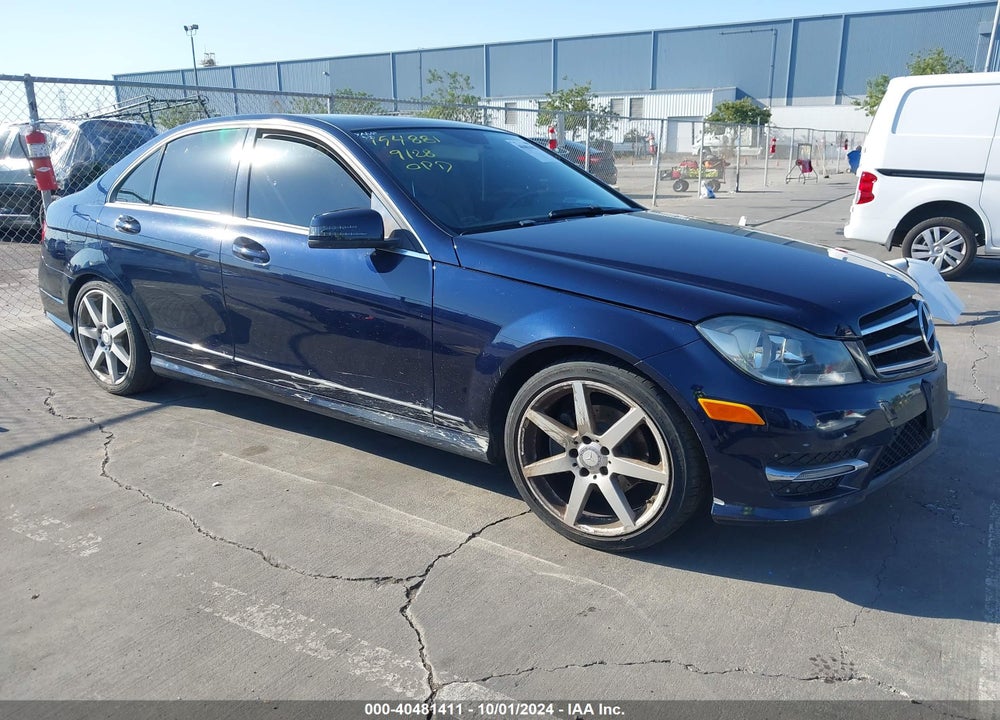 2014 MERCEDES-BENZ C 250 LUXURY/SPORT VIN: WDDGF4HB4EG247908