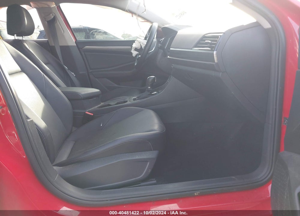 2019 VOLKSWAGEN JETTA 1.4T SEL VIN: 3VWEB7BU0KM199802