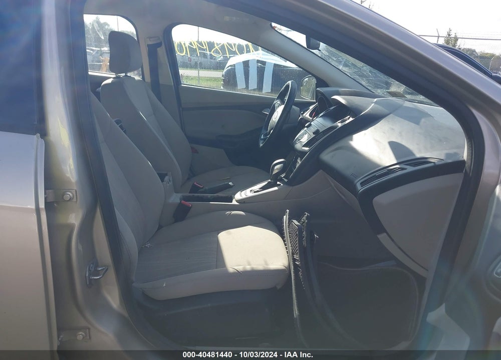 2018 FORD FOCUS SE VIN: 1FADP3F2XJL275971