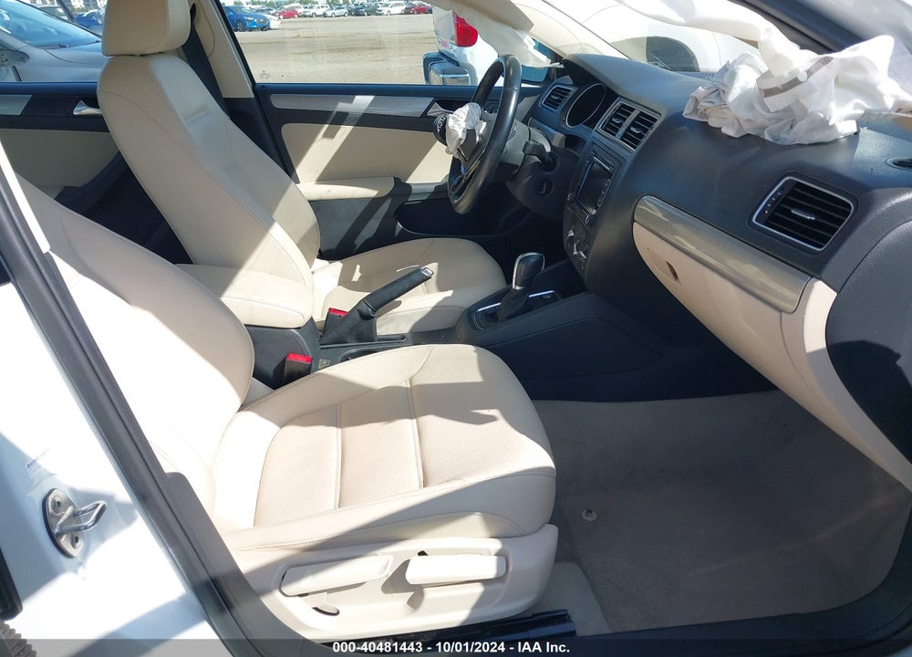 2015 VOLKSWAGEN JETTA 1.8T SE VIN: 3VWD17AJ4FM297176