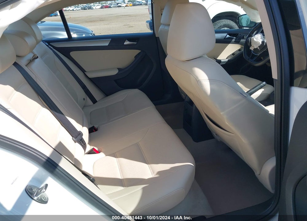 2015 VOLKSWAGEN JETTA 1.8T SE VIN: 3VWD17AJ4FM297176