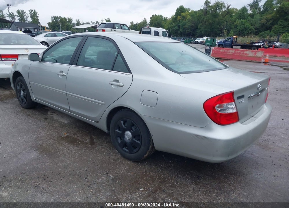 2002 TOYOTA CAMRY LE VIN: 4T1BE32K02U018290