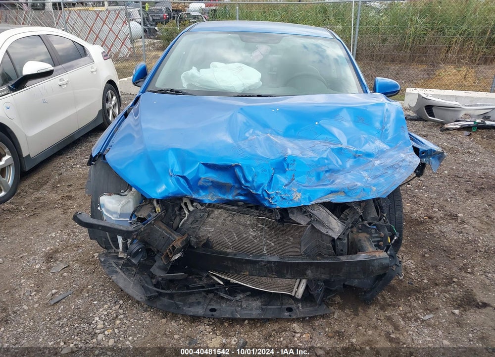2017 HYUNDAI ELANTRA SE VIN: 5NPD74LF2HH082638