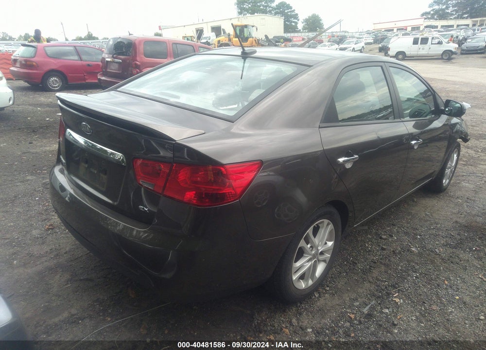 2011 KIA FORTE VIN: KNAFU4A22B5443999
