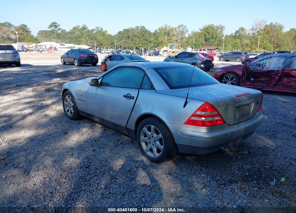 1999 MERCEDES-BENZ SLK 230 KOMPRESSOR VIN: WDBKK47F3XF128887