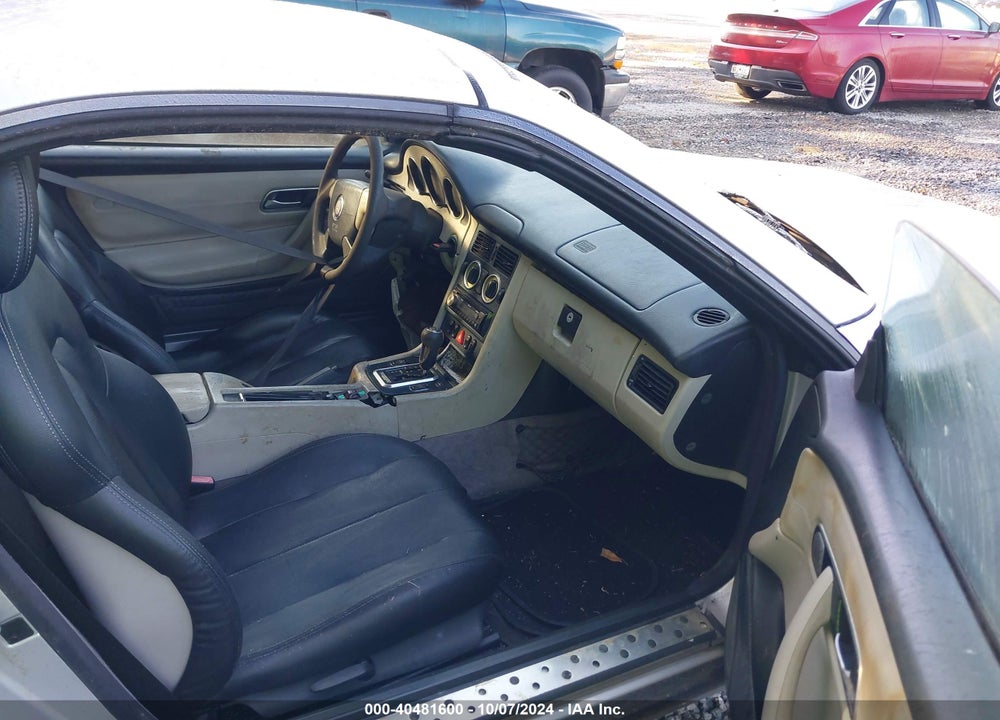 1999 MERCEDES-BENZ SLK 230 KOMPRESSOR VIN: WDBKK47F3XF128887