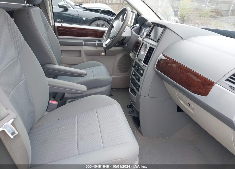 2010 CHRYSLER TOWN & COUNTRY TOURING VIN: 2A4RR5D15AR442870