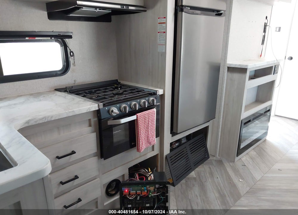 2023 FOREST RIVER DELLA TERRA M-261RB VIN: 5ZT2DERBXP9011672