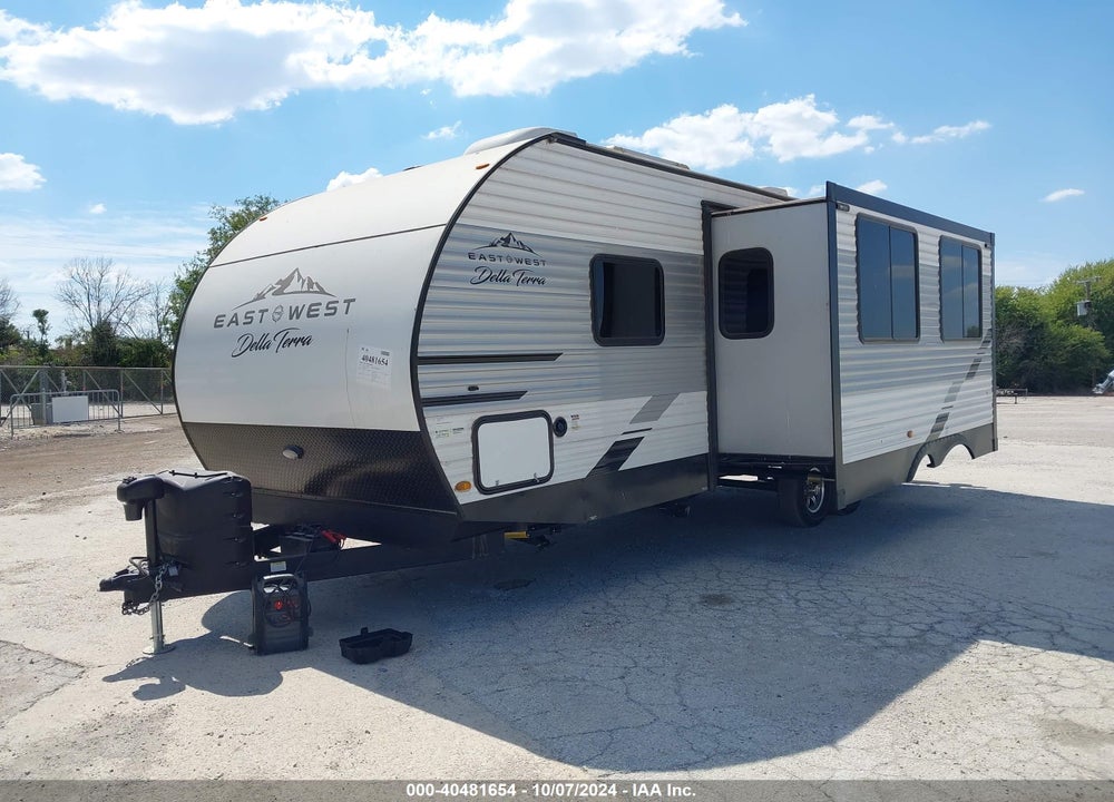 2023 FOREST RIVER DELLA TERRA M-261RB VIN: 5ZT2DERBXP9011672