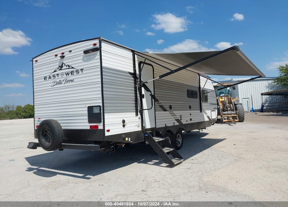 2023 FOREST RIVER DELLA TERRA M-261RB VIN: 5ZT2DERBXP9011672