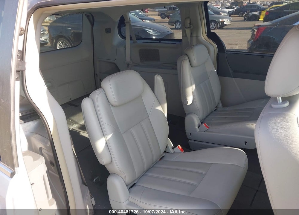 2008 CHRYSLER TOWN & COUNTRY TOURING VIN: 2A8HR54P48R781371