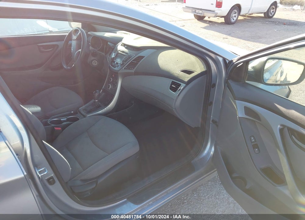 2016 HYUNDAI ELANTRA SE VIN: 5NPDH4AE9GH750747