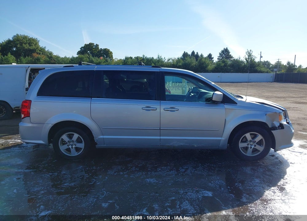 2011 DODGE GRAND CARAVAN CREW VIN: 2D4RN5DG4BR648014