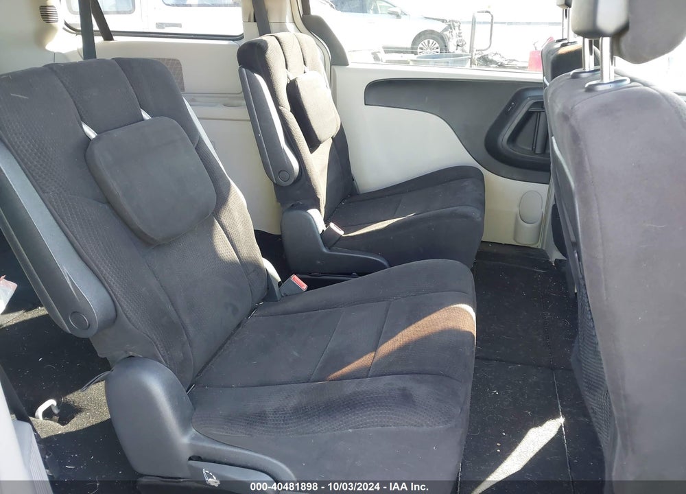 2011 DODGE GRAND CARAVAN CREW VIN: 2D4RN5DG4BR648014