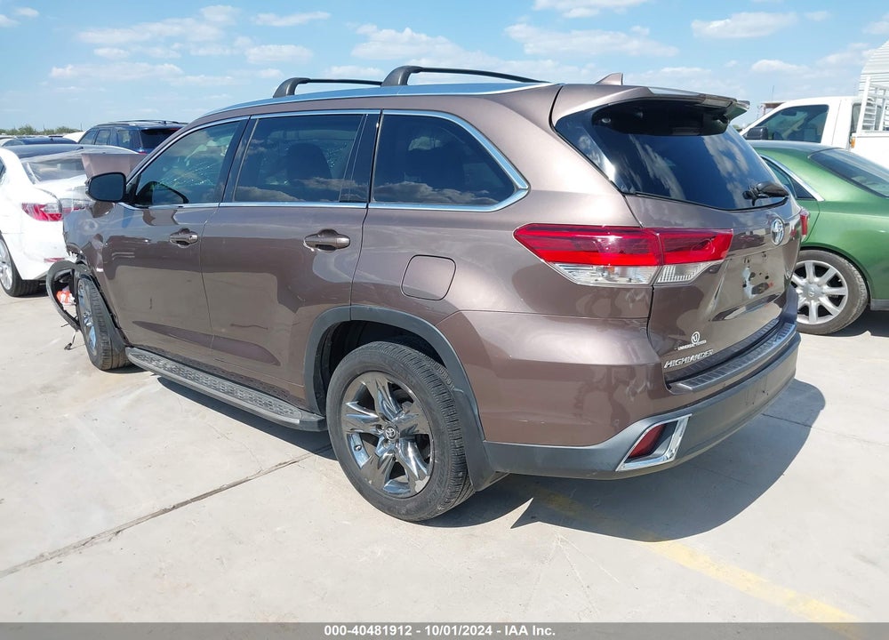 2017 TOYOTA HIGHLANDER LIMITED/PLATINUM VIN: 5TDYZRFH2HS211400