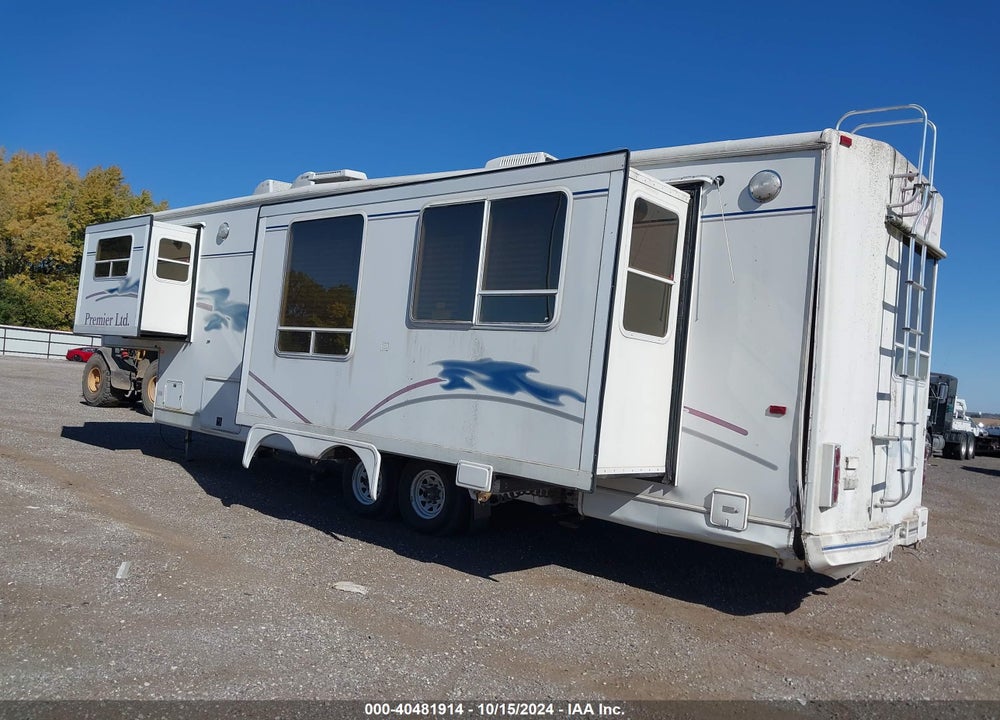 1999 NU-WA HITCH HIKER M32 VIN: 1NW32KR04XD072132