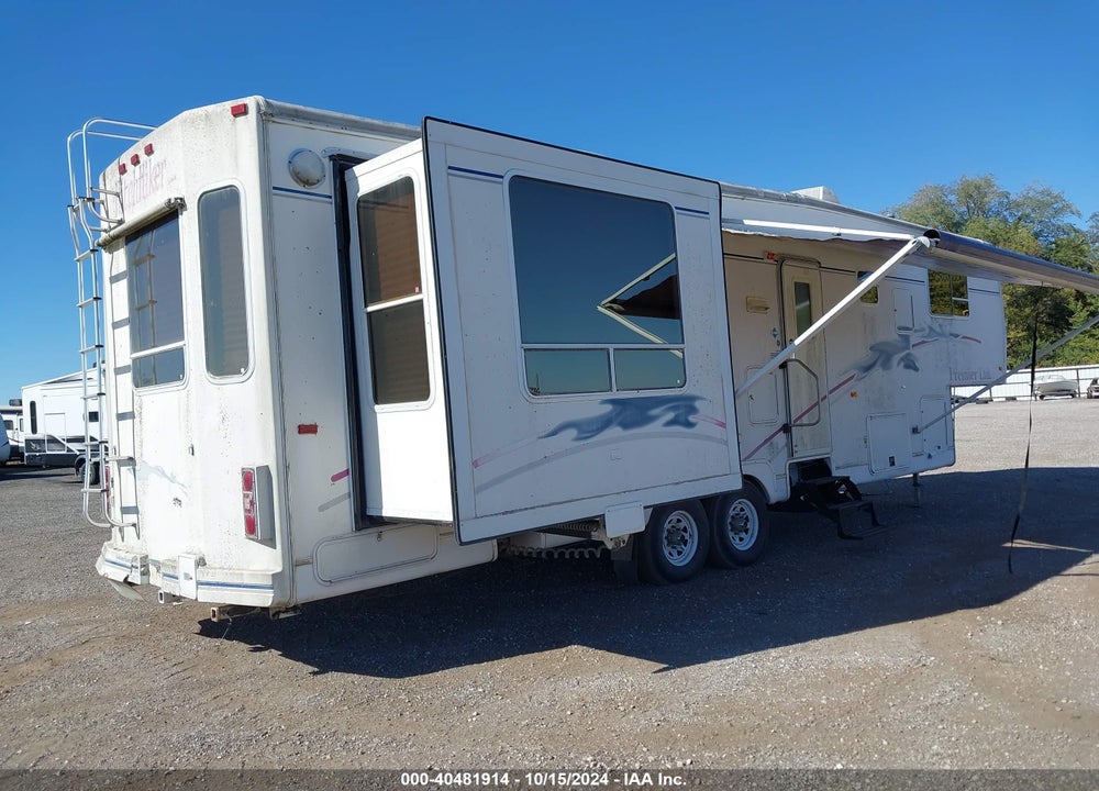 1999 NU-WA HITCH HIKER M32 VIN: 1NW32KR04XD072132