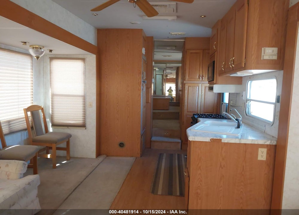 1999 NU-WA HITCH HIKER M32 VIN: 1NW32KR04XD072132
