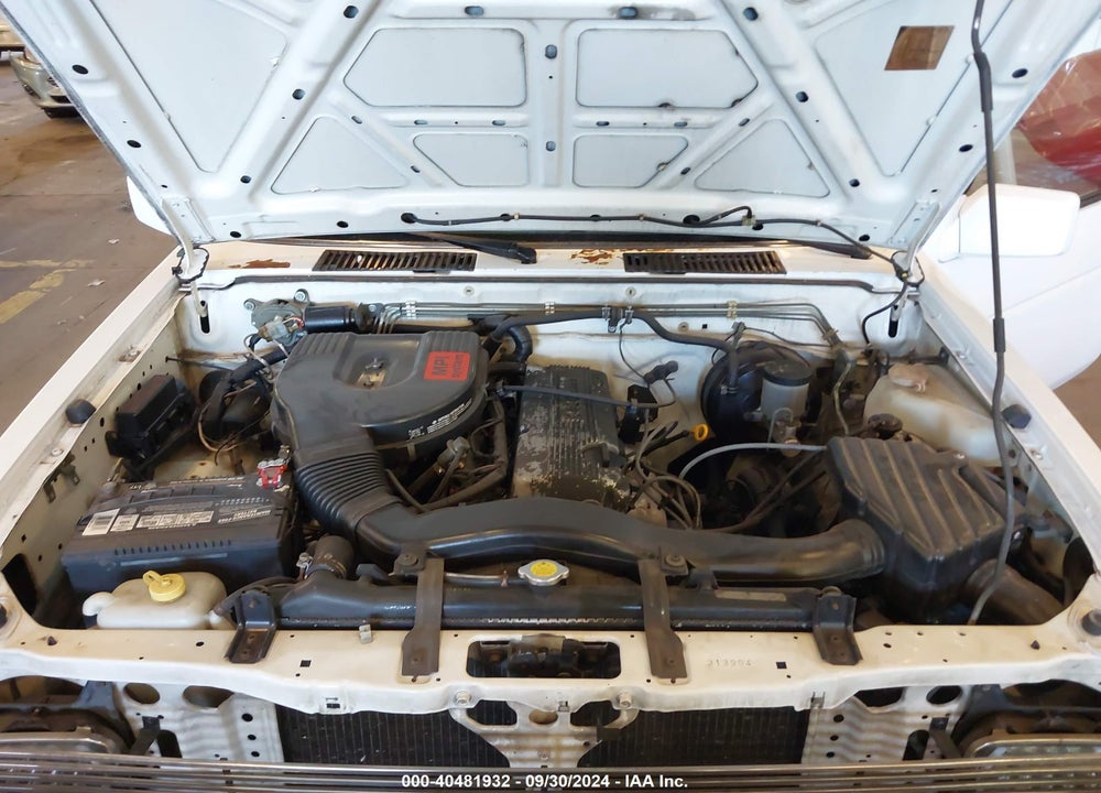 1994 NISSAN TRUCK XE VIN: 1N6SD11S2RC313904