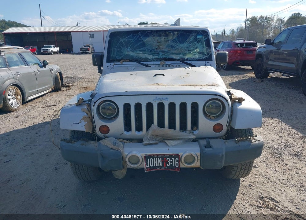 2008 JEEP WRANGLER UNLIMITED SAHARA VIN: 1J4GA59178L576001