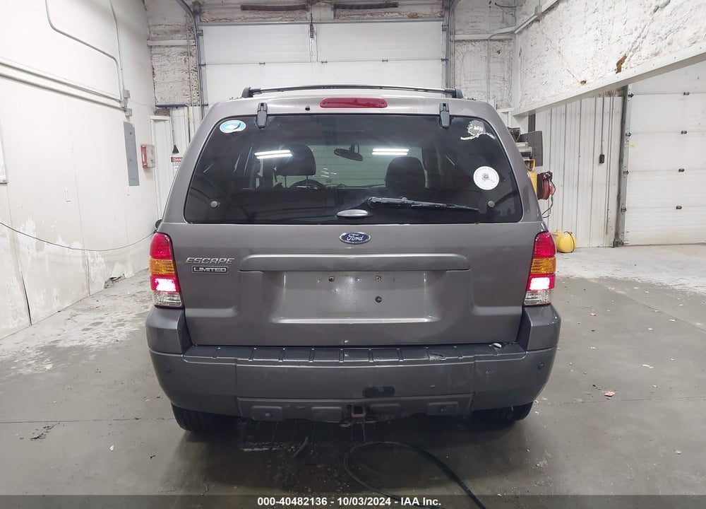 2005 FORD ESCAPE LIMITED VIN: 1FMYU94105KB07720