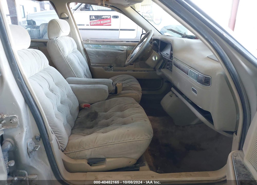 1993 CHRYSLER NEW YORKER C-BODY SALON VIN: 1C3XC66R6PD129401