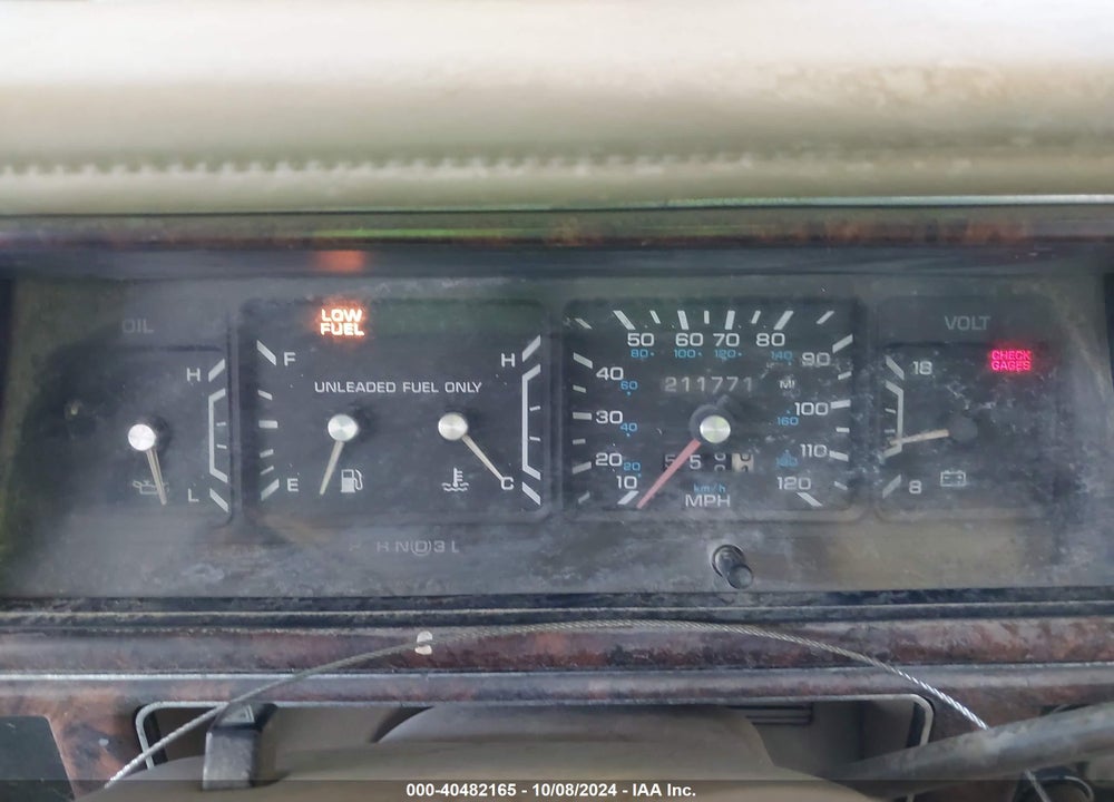 1993 CHRYSLER NEW YORKER C-BODY SALON VIN: 1C3XC66R6PD129401