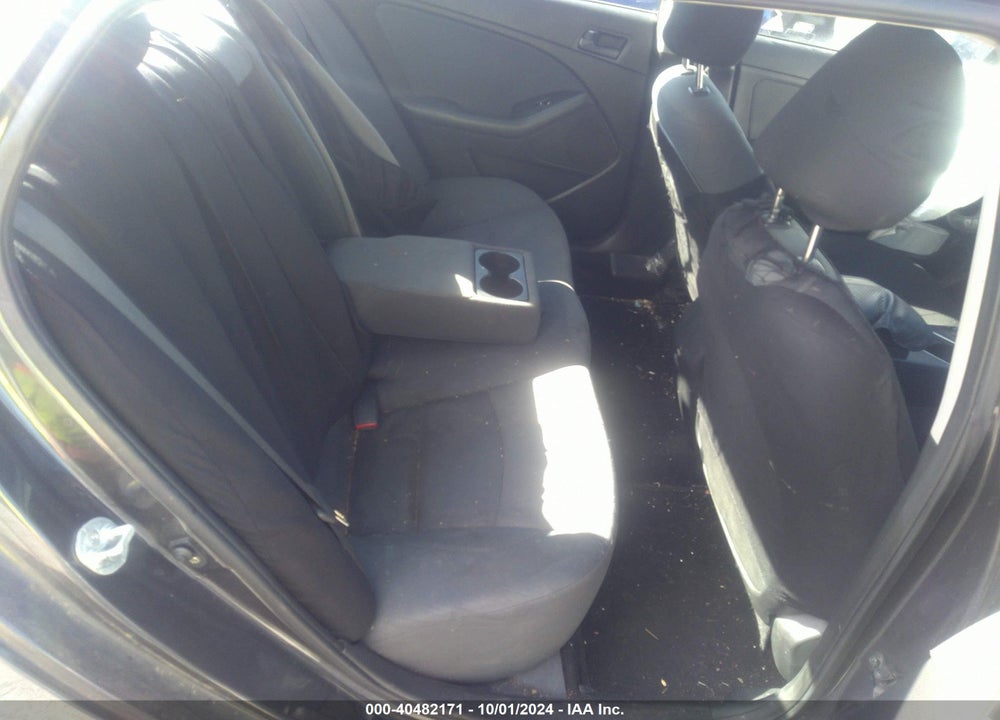 2015 KIA OPTIMA VIN: KNAGM4A78F5623512