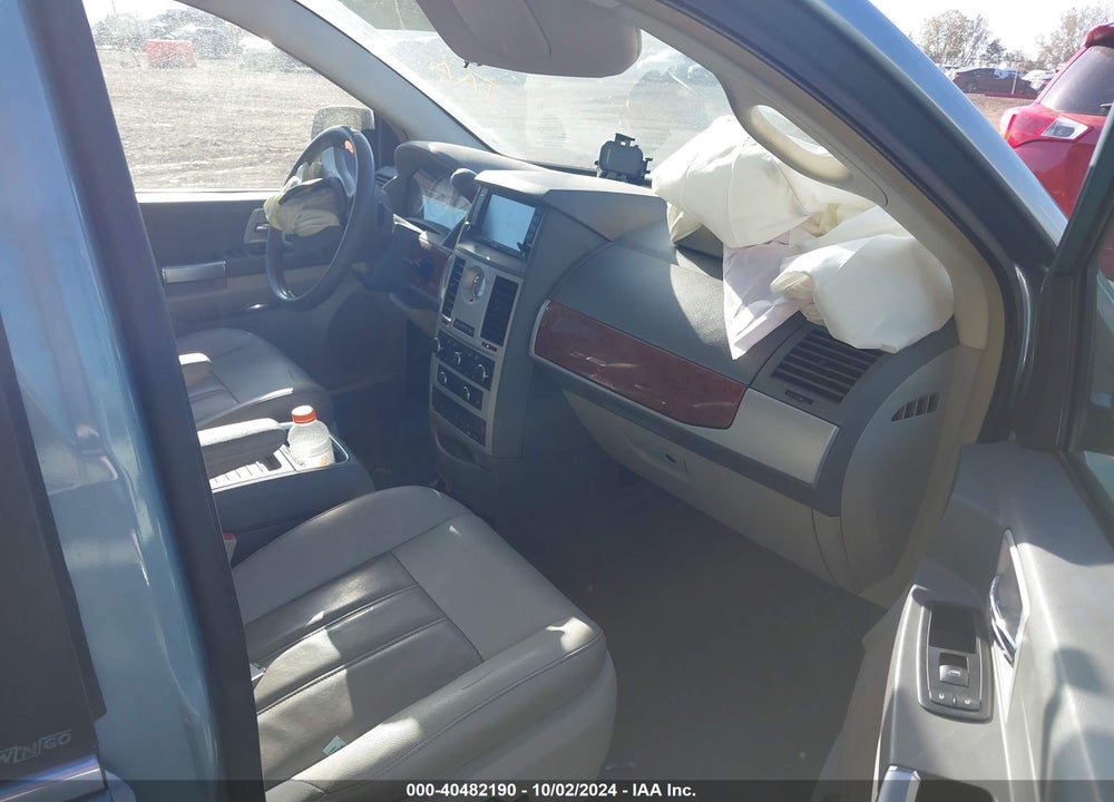 2008 CHRYSLER TOWN & COUNTRY TOURING VIN: 2A8HR54P18R744780