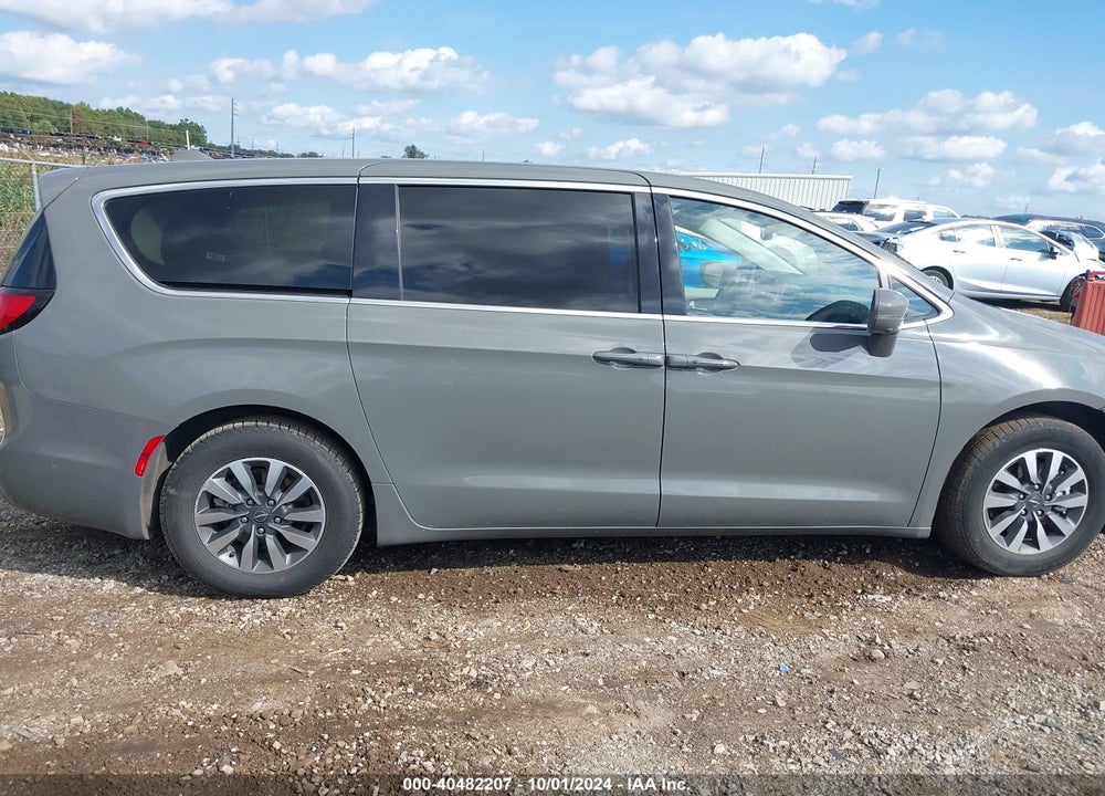 2022 CHRYSLER PACIFICA HYBRID TOURING L VIN: 2C4RC1L78NR126679