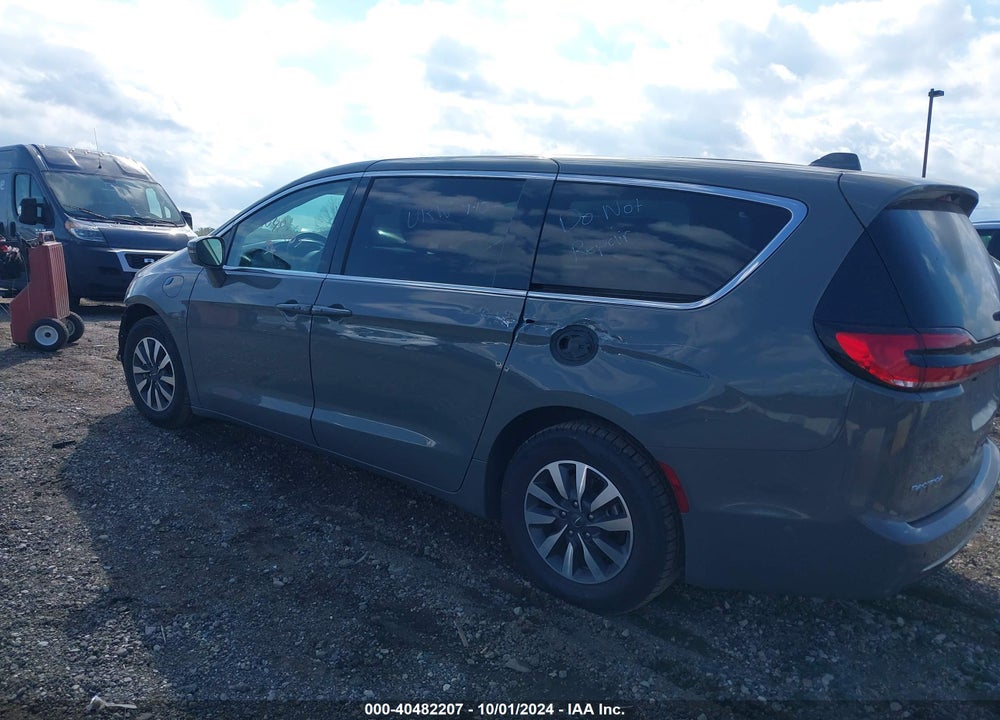 2022 CHRYSLER PACIFICA HYBRID TOURING L VIN: 2C4RC1L78NR126679