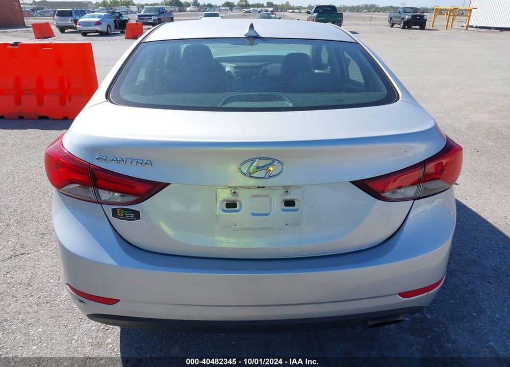 2015 HYUNDAI ELANTRA VIN: KMHDH4AH0FU358167