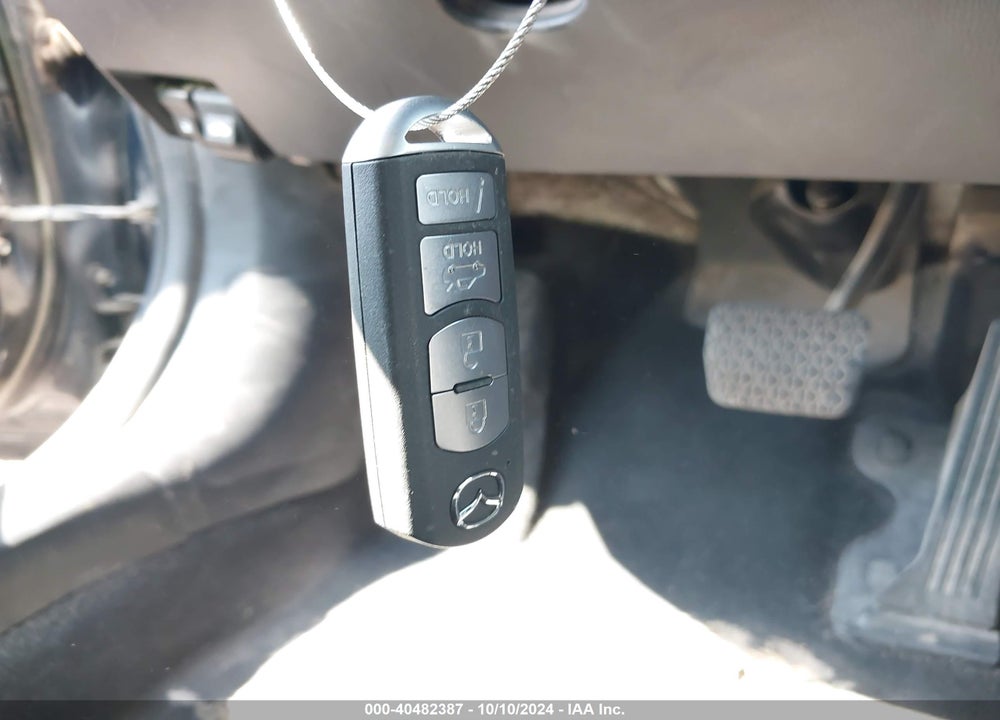 2014 MAZDA 3 I TOURING VIN: JM1BM1V78E1111308