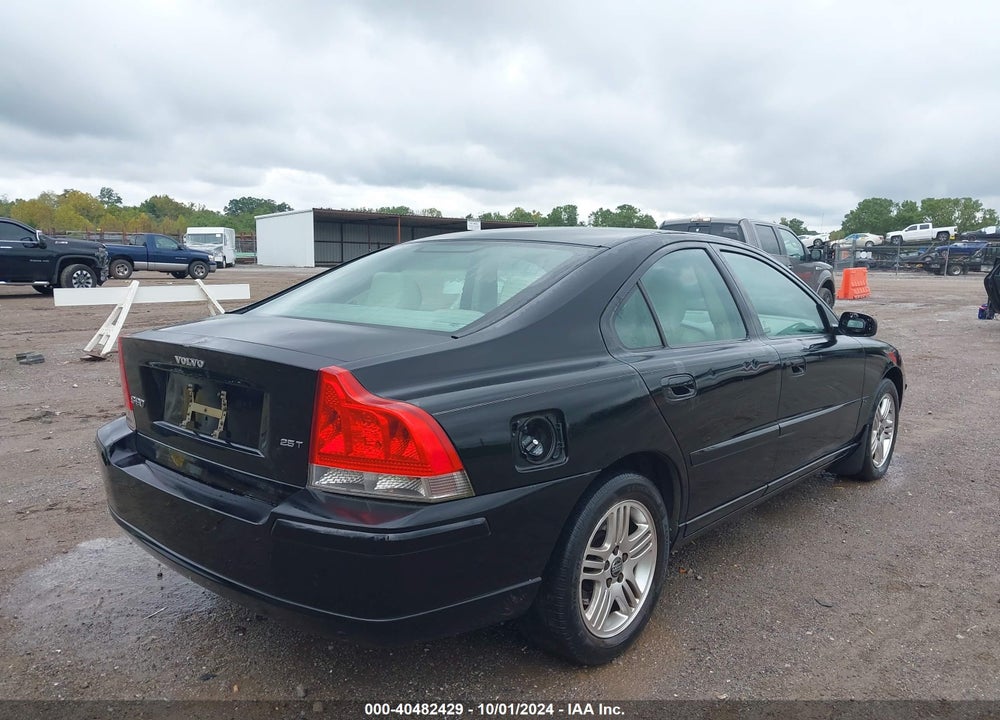 2005 VOLVO S60 2.5T VIN: YV1RS592352429190