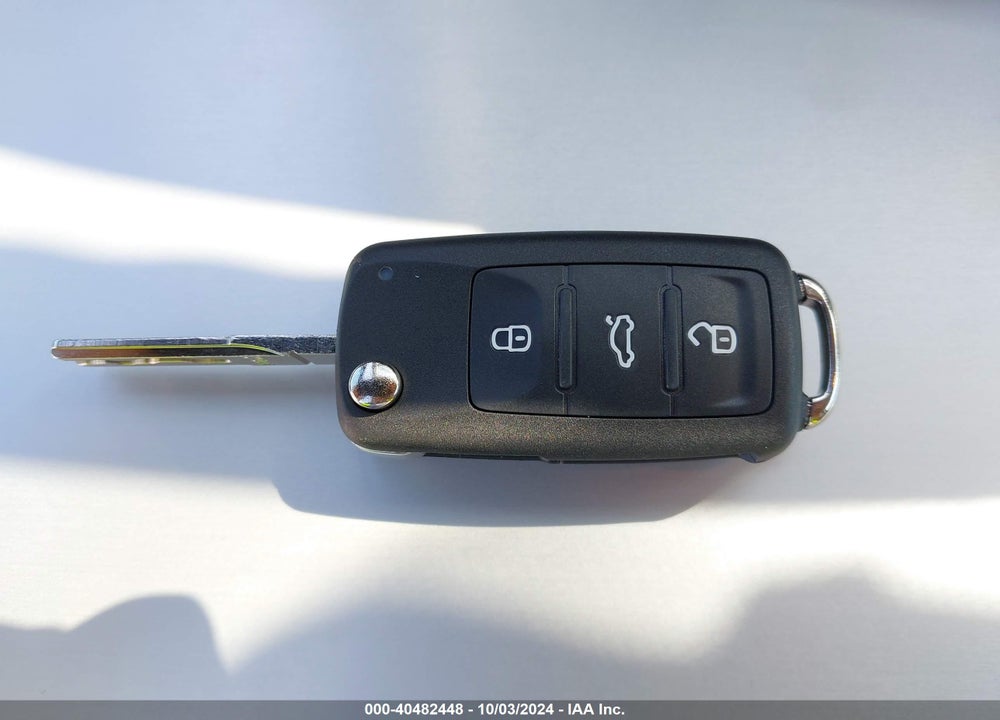 2016 VOLKSWAGEN TIGUAN S VIN: WVGAV7AX1GW581912