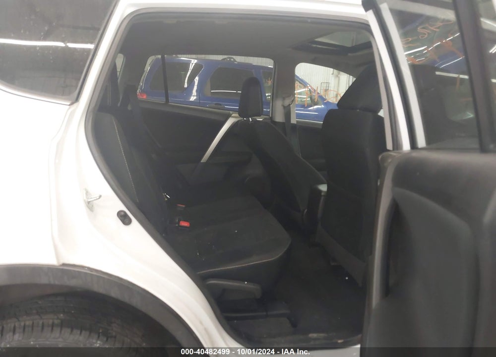 2015 TOYOTA RAV4 XLE VIN: 2T3RFREV8FW230422