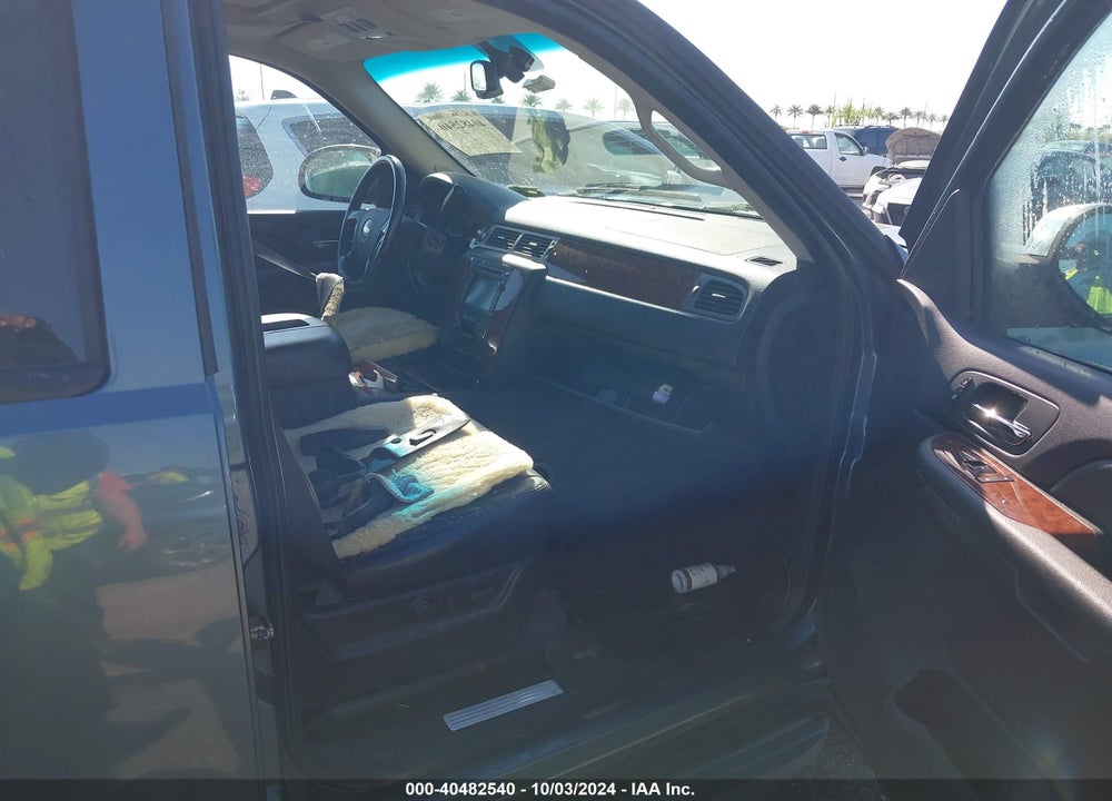 2008 CHEVROLET SUBURBAN 1500 LTZ VIN: 1GNFK16398R114461