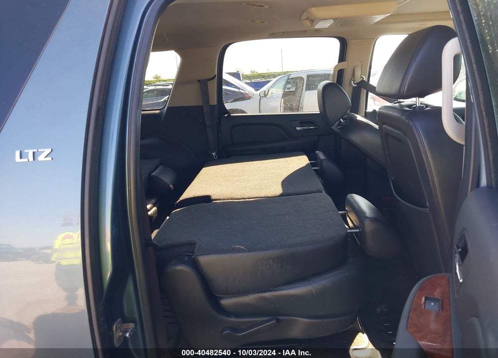 2008 CHEVROLET SUBURBAN 1500 LTZ VIN: 1GNFK16398R114461