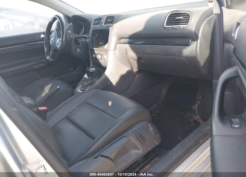 2011 VOLKSWAGEN JETTA SPORTWAGEN 2.0L TDI VIN: 3VWPL7AJ4BM646886