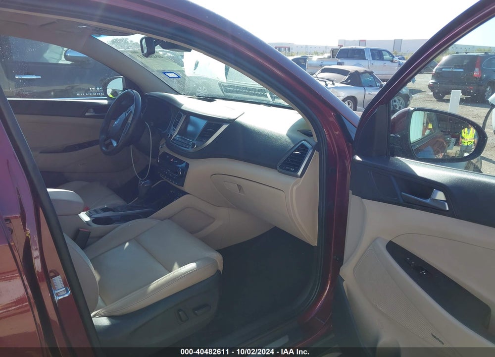 2017 HYUNDAI TUCSON LIMITED VIN: KM8J33A27HU375154