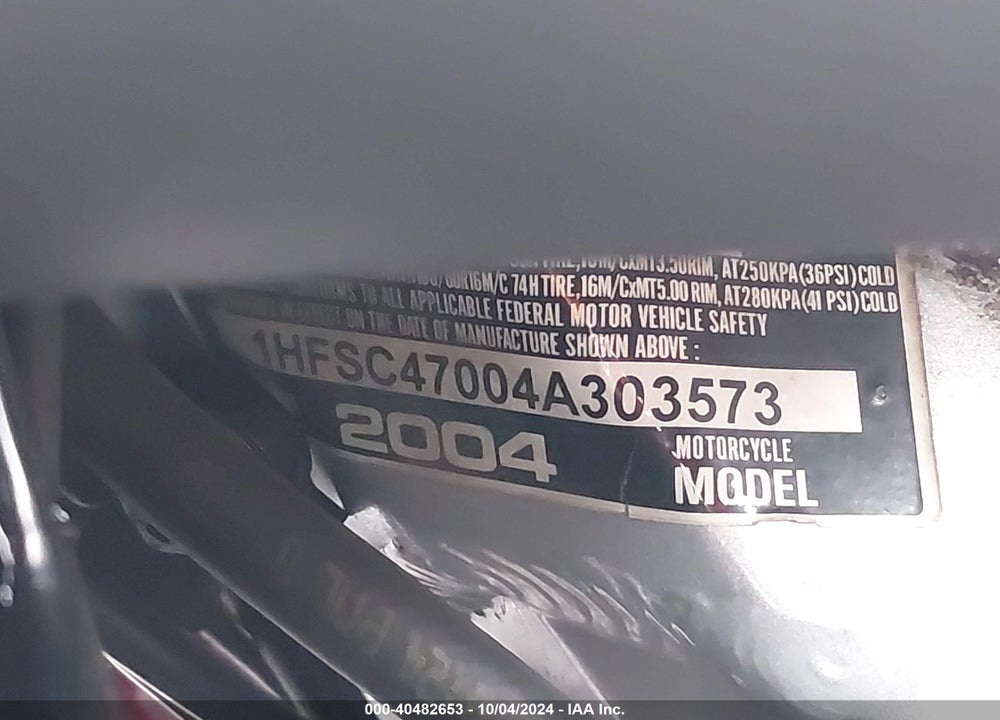 2004 HONDA GL1800 VIN: 1HFSC47004A303573