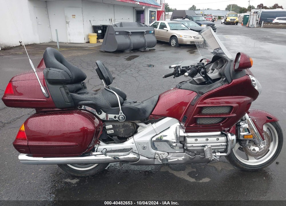 2004 HONDA GL1800 VIN: 1HFSC47004A303573