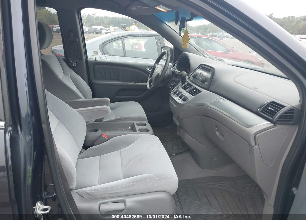 2008 HONDA ODYSSEY LX VIN: 5FNRL38278B095255
