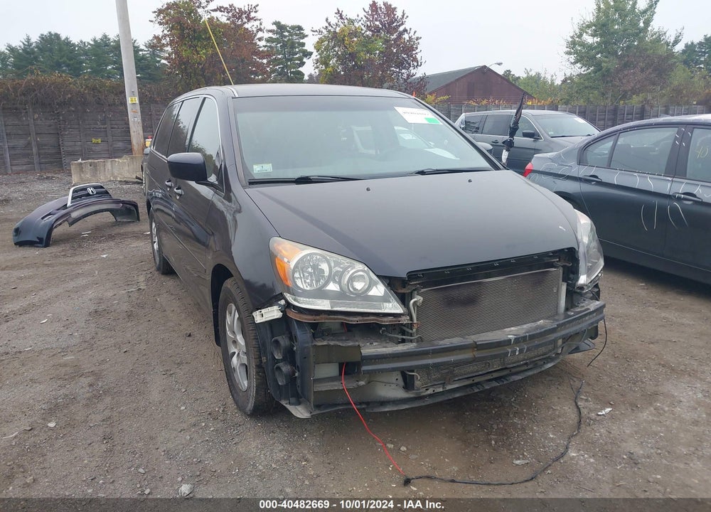 2008 HONDA ODYSSEY LX VIN: 5FNRL38278B095255