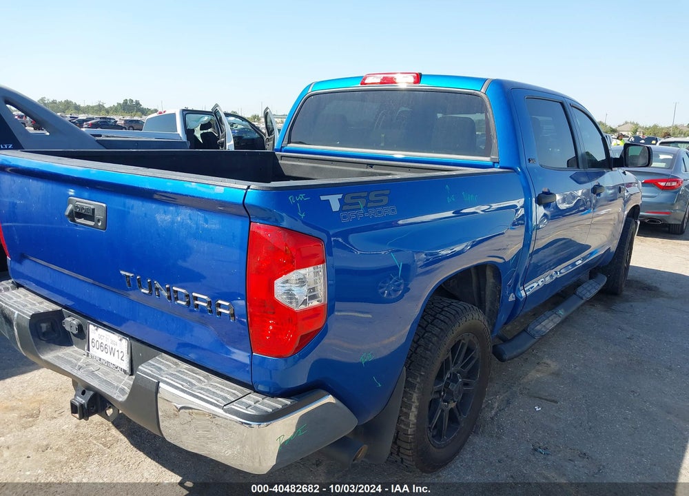 2018 TOYOTA TUNDRA SR5 5.7L V8 VIN: 5TFEY5F15JX229410